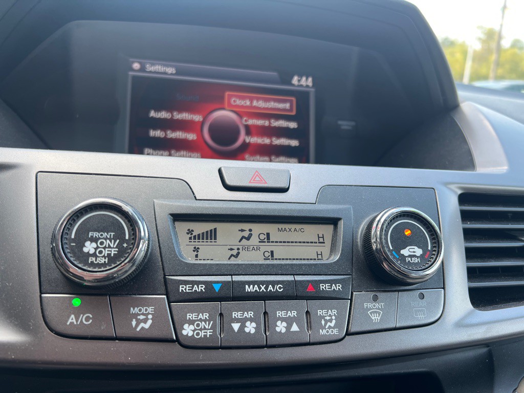 2016 Honda Odyssey Image 16