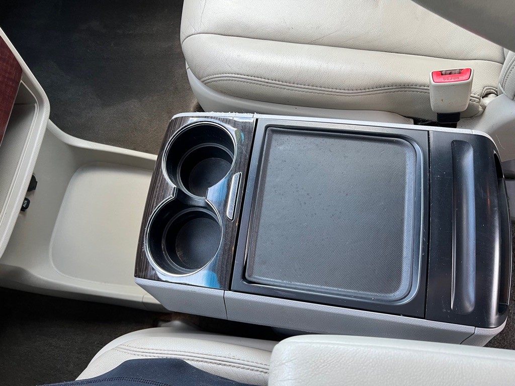 2013 Toyota Sienna Image 23