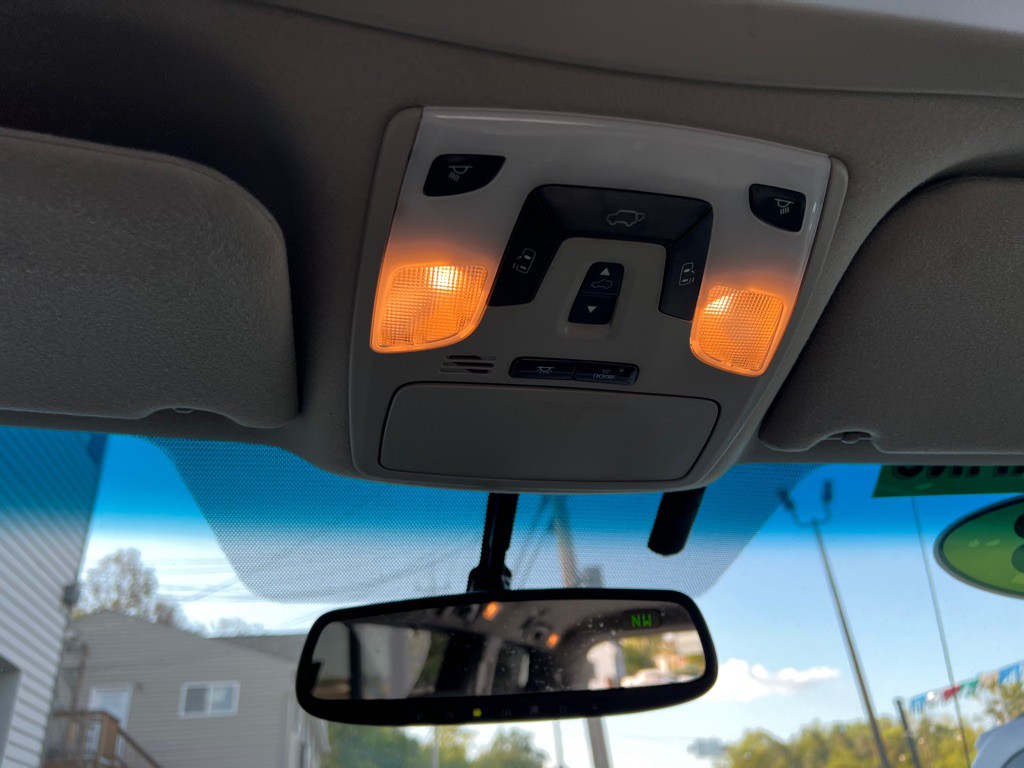 2013 Toyota Sienna Image 26