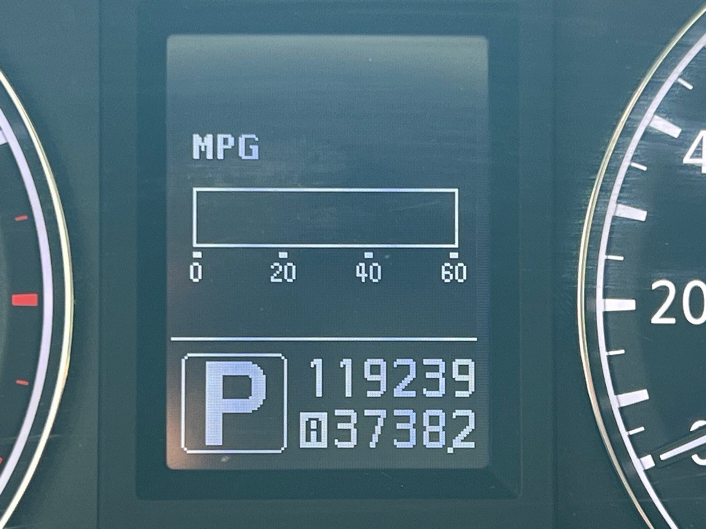 2014 INFINITI Q60 Image 11