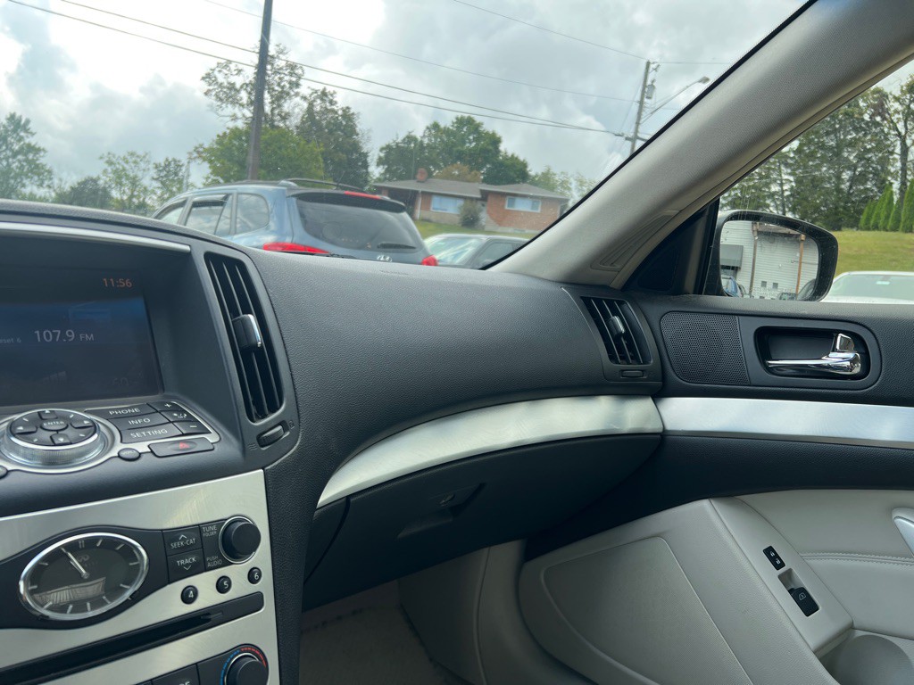 2014 INFINITI Q60 Image 16