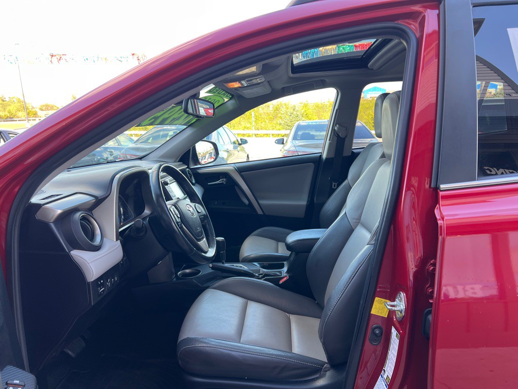 2015 Toyota Rav4 Image 8