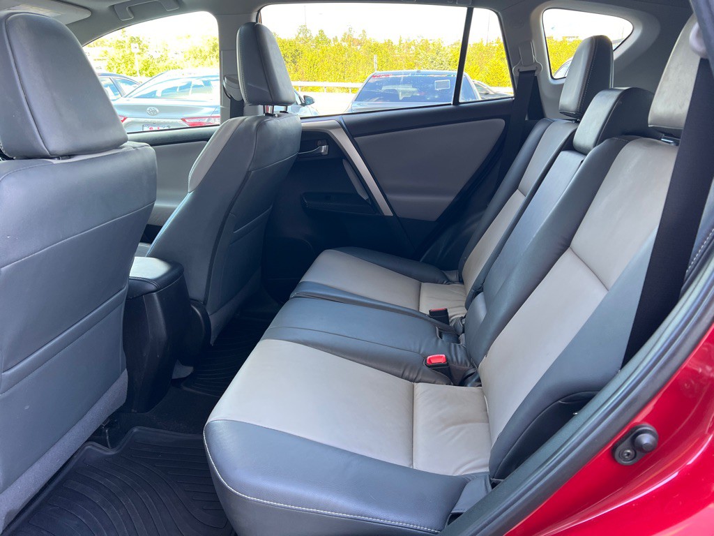 2015 Toyota Rav4 Image 9