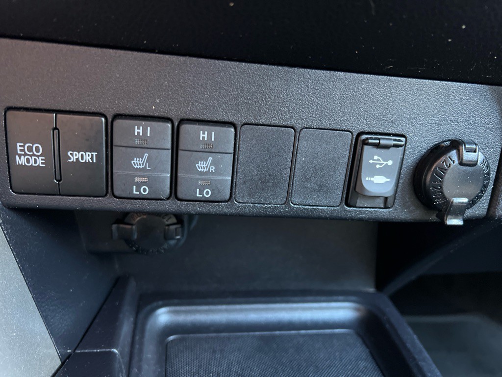 2015 Toyota Rav4 Image 12