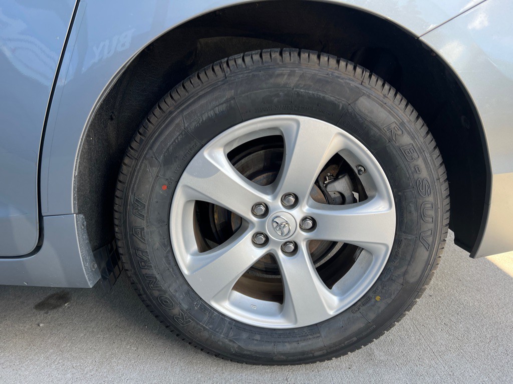 2013 Toyota Sienna Image 9