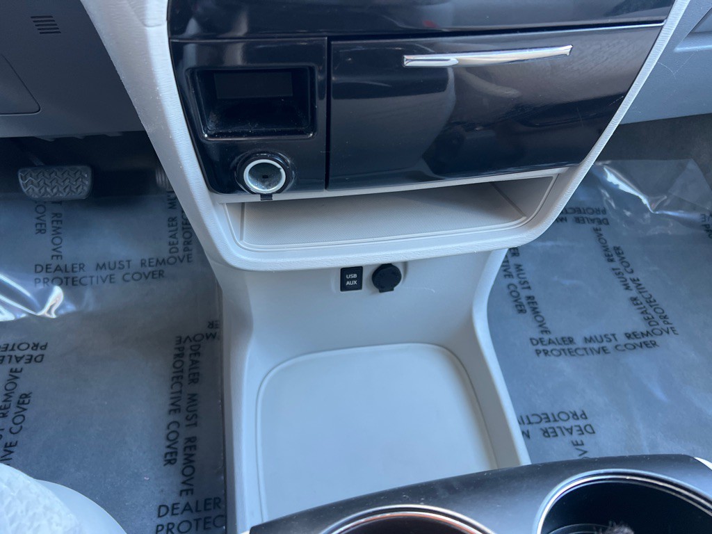 2013 Toyota Sienna Image 17