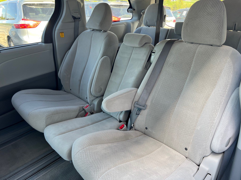 2013 Toyota Sienna Image 20