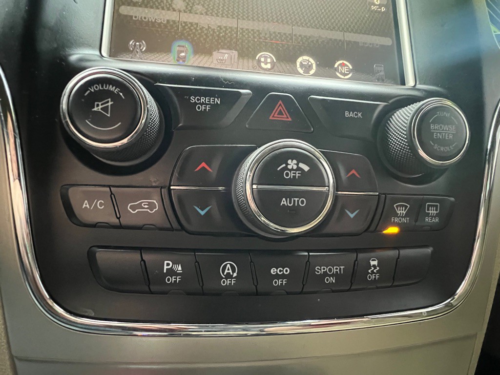 2017 Jeep Grand Cherokee Image 11