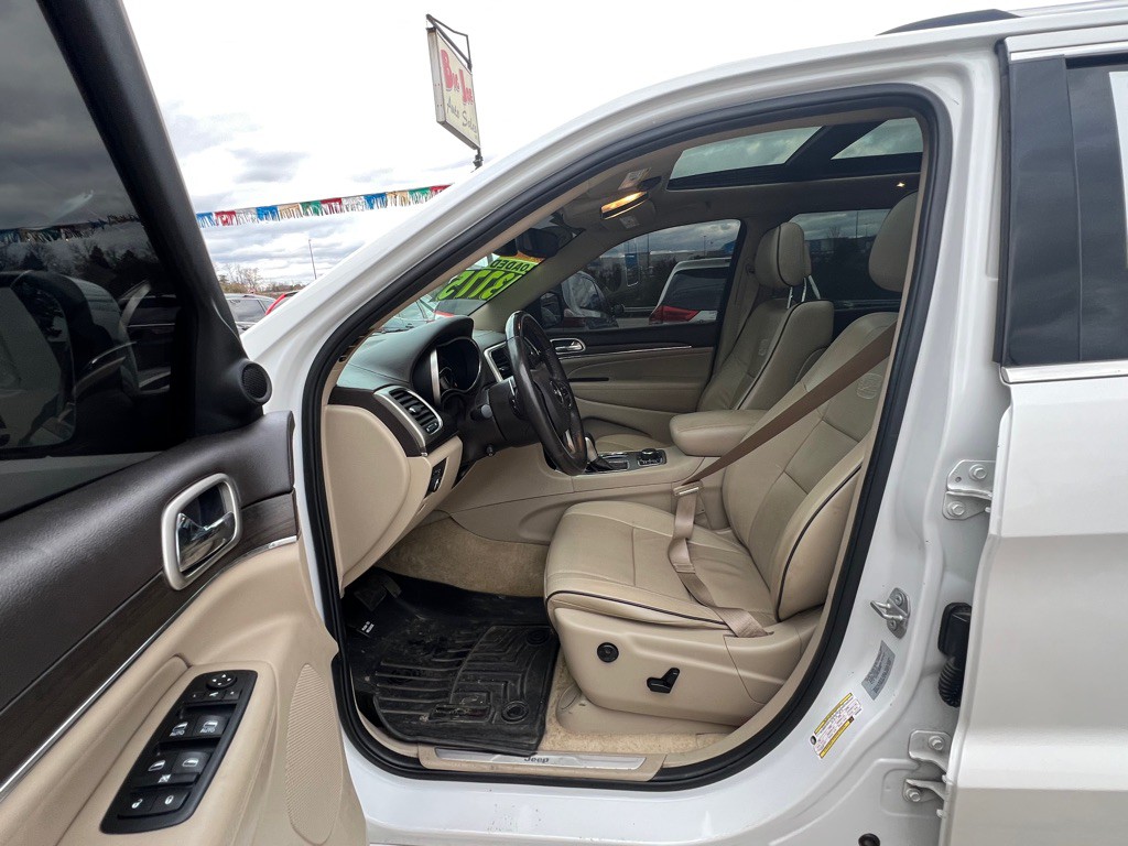 2017 Jeep Grand Cherokee Image 16