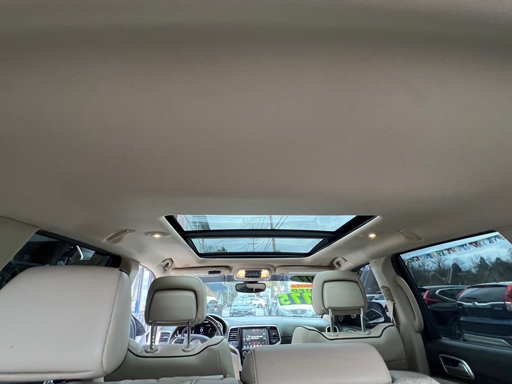 2017 Jeep Grand Cherokee Image 20