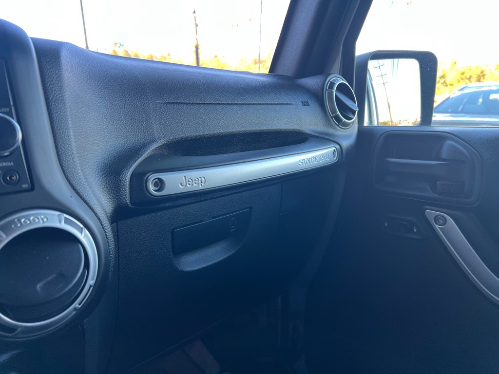 2017 Jeep Wrangler Unlimited Image 14