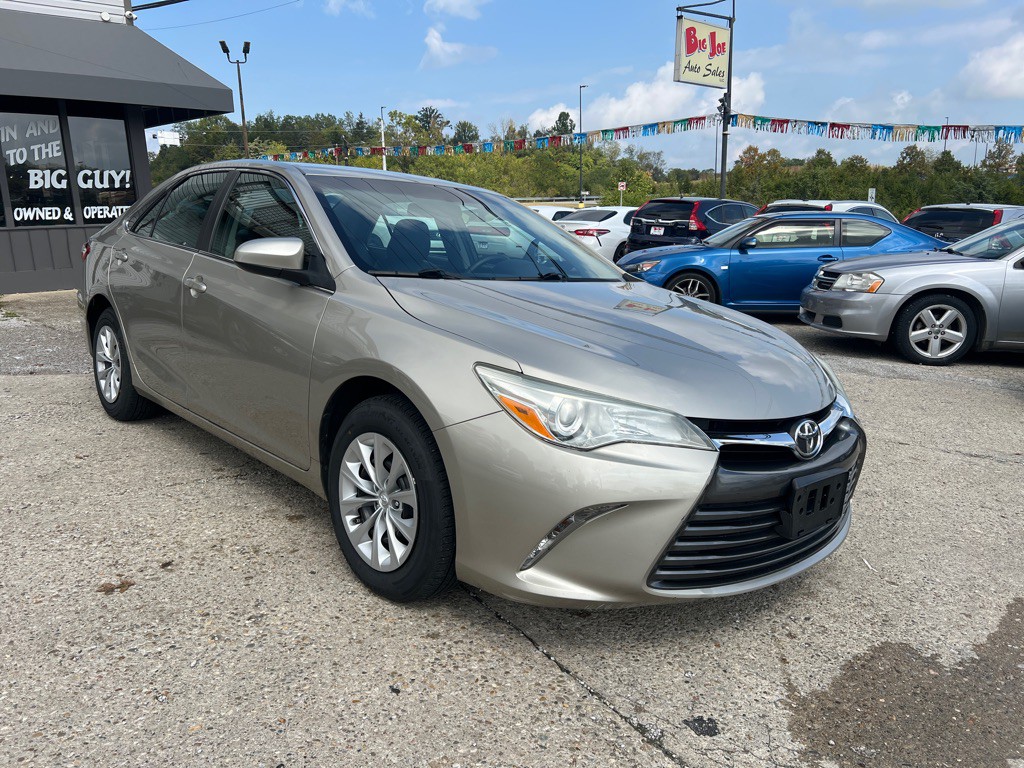 2015 Toyota Camry Image 1