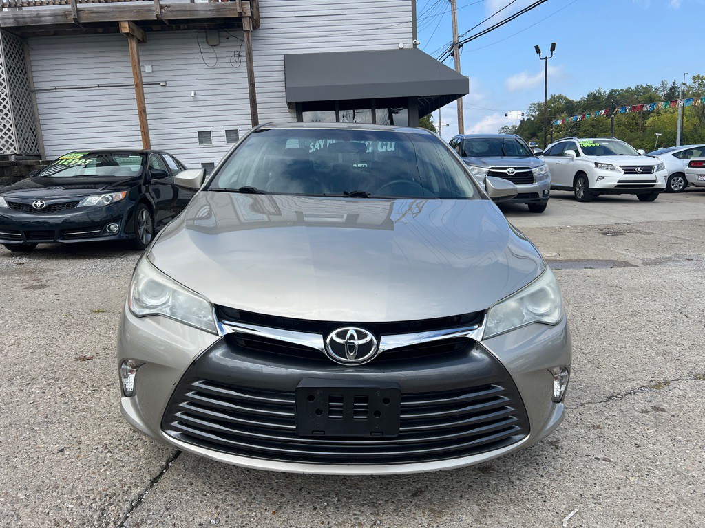 2015 Toyota Camry Image 2