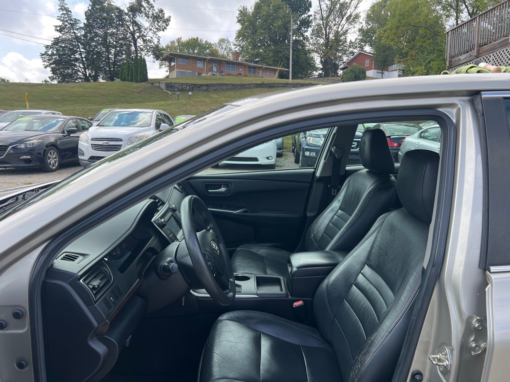 2015 Toyota Camry Image 3
