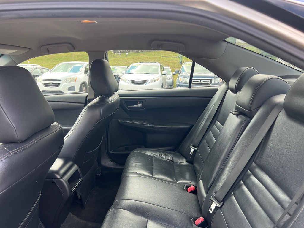 2015 Toyota Camry Image 4
