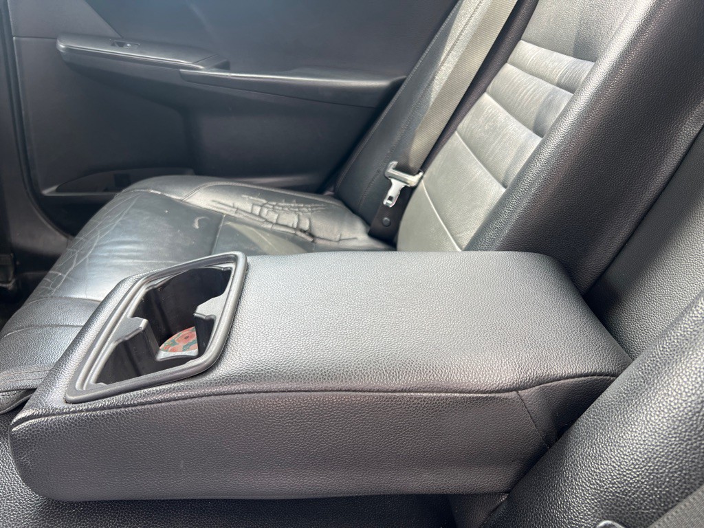2015 Toyota Camry Image 13