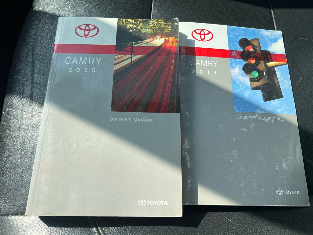 2015 Toyota Camry Image 14