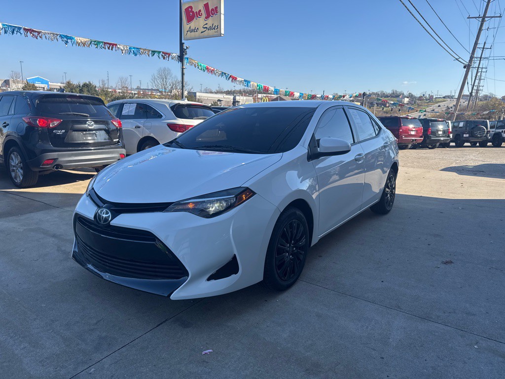 2017 Toyota Corolla Image 1