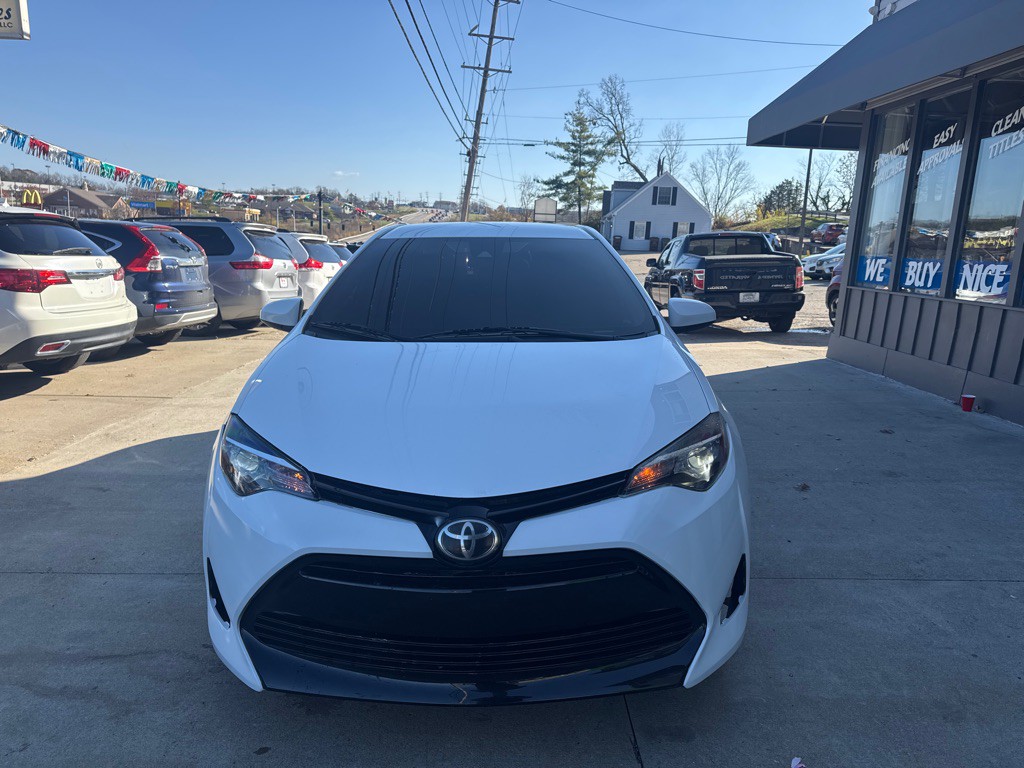 2017 Toyota Corolla Image 2