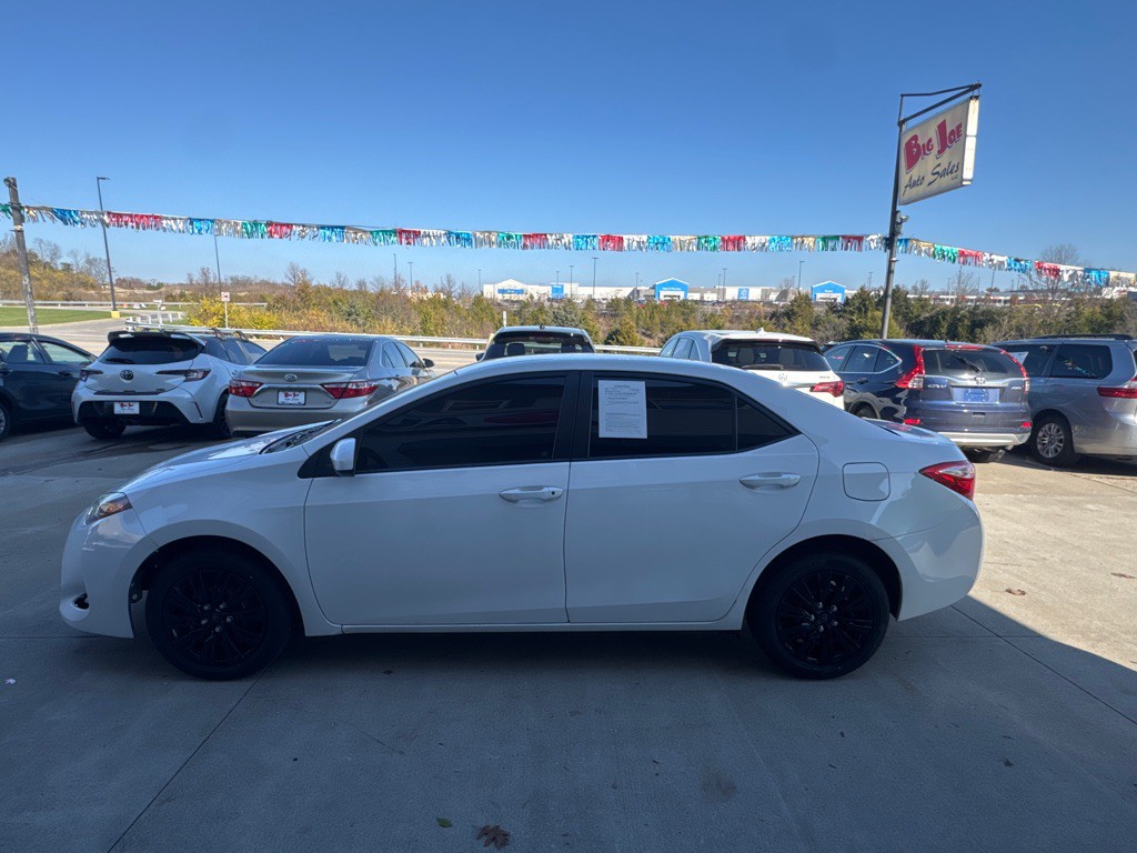 2017 Toyota Corolla Image 8