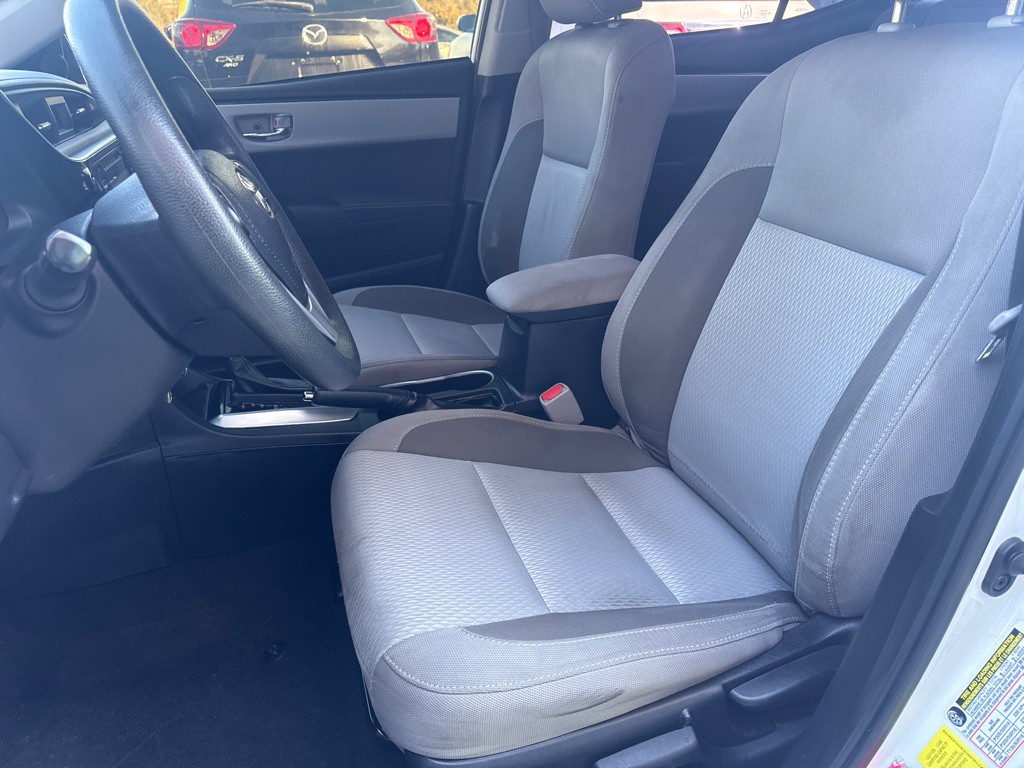 2017 Toyota Corolla Image 10