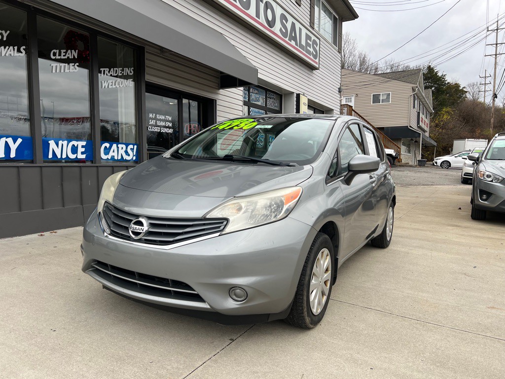 2015 Nissan Versa Image 1
