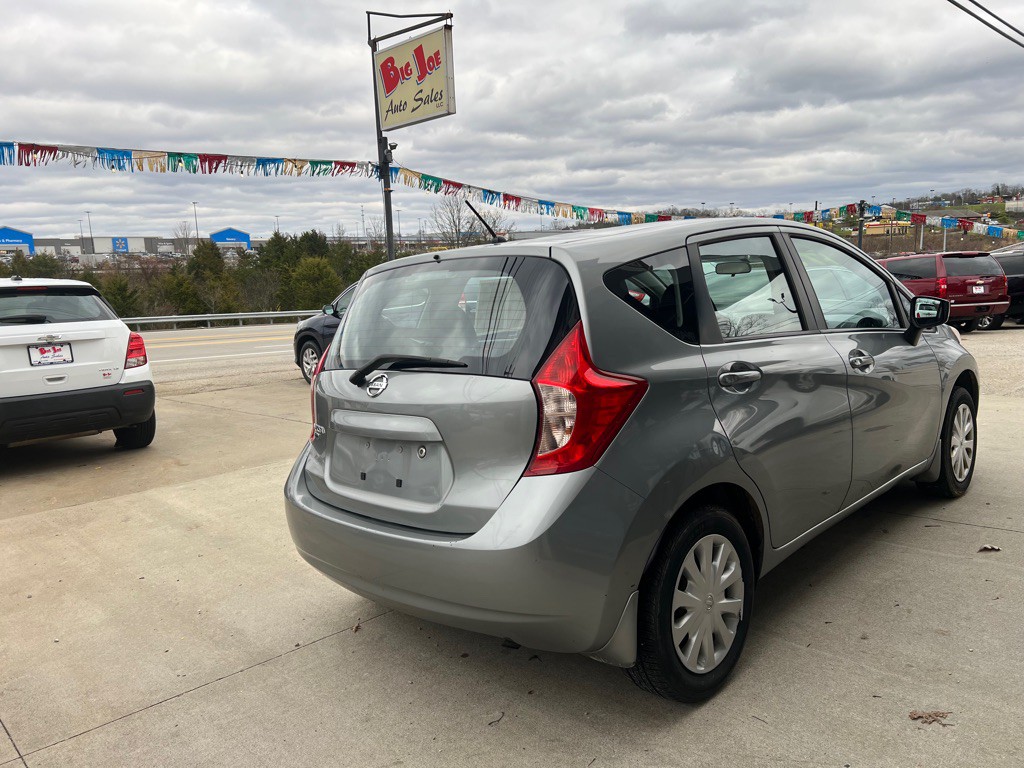 2015 Nissan Versa Image 4