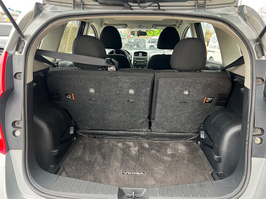 2015 Nissan Versa Image 13