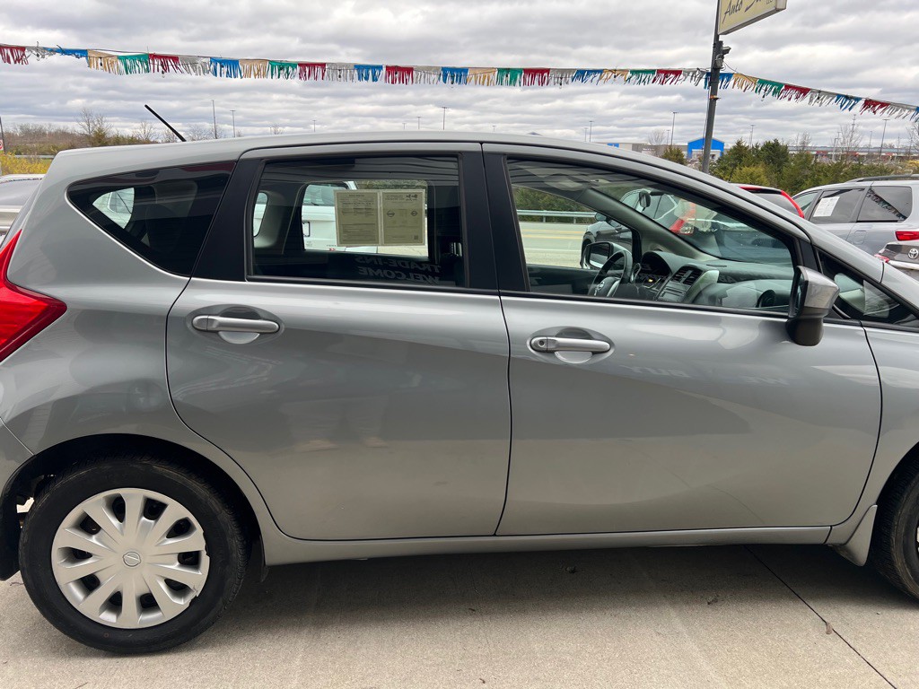 2015 Nissan Versa Image 15