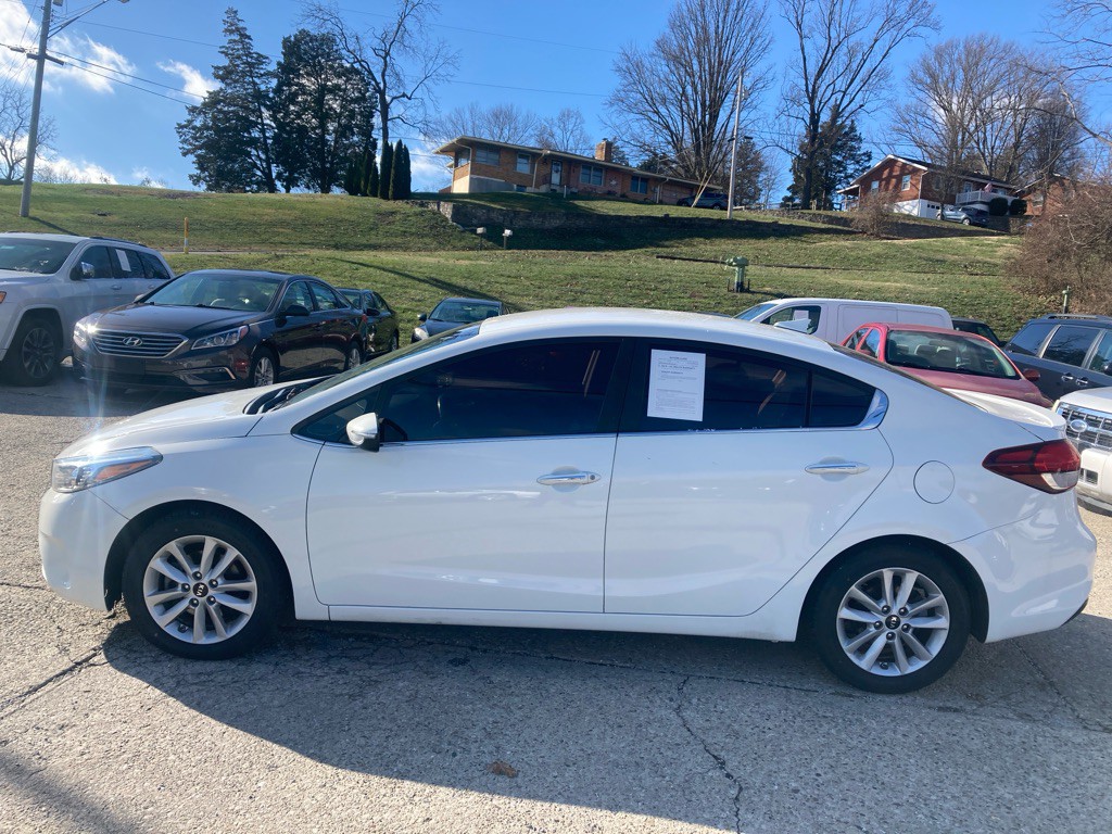 2017 Kia Forte Image 8