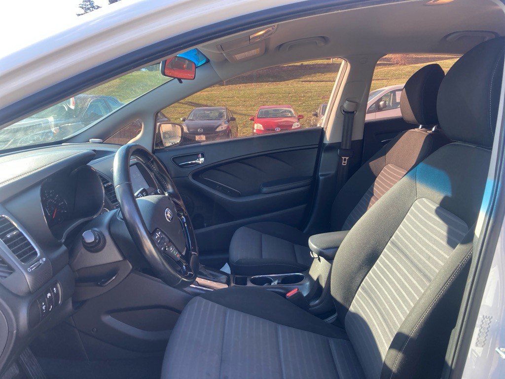 2017 Kia Forte Image 9