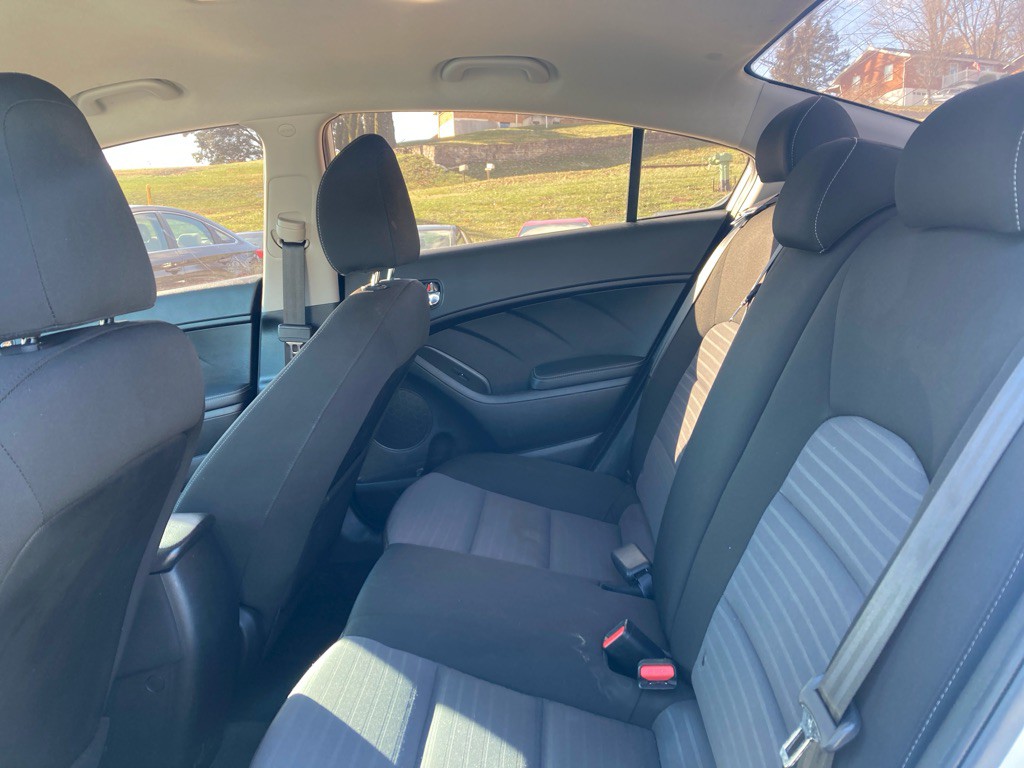 2017 Kia Forte Image 10