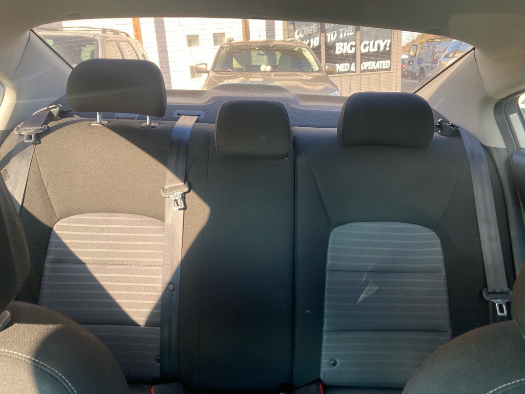 2017 Kia Forte Image 18