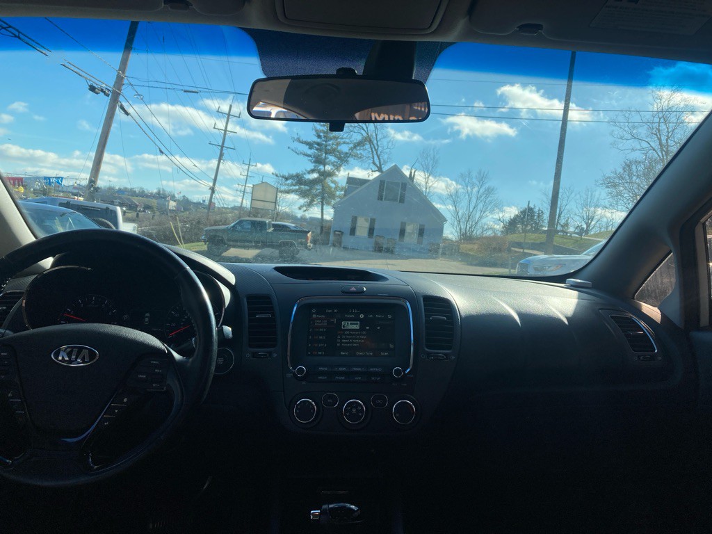 2017 Kia Forte Image 20