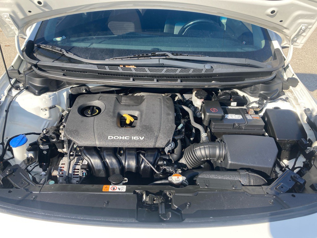 2017 Kia Forte Image 24