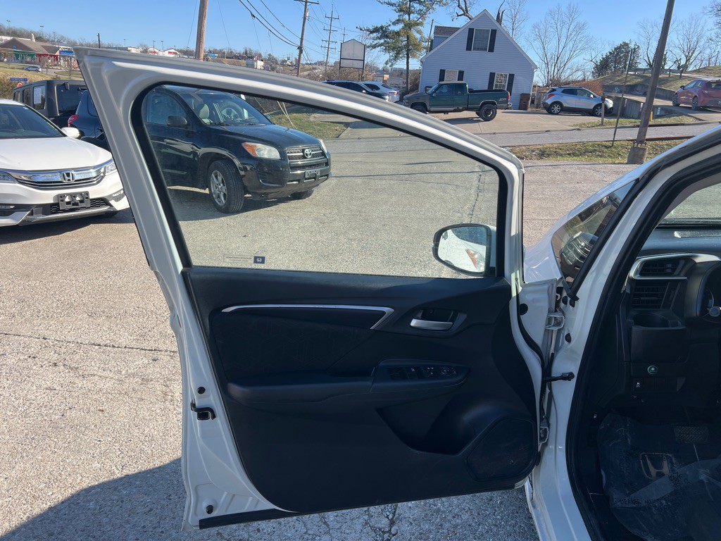 2016 Honda Fit Image 11