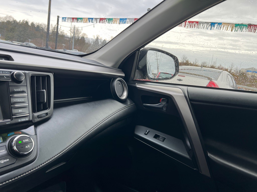 2018 Toyota Rav4 Image 19