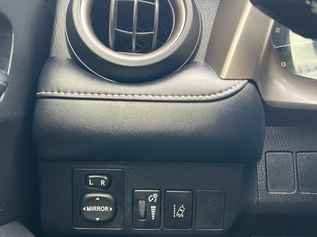 2018 Toyota Rav4 Image 23