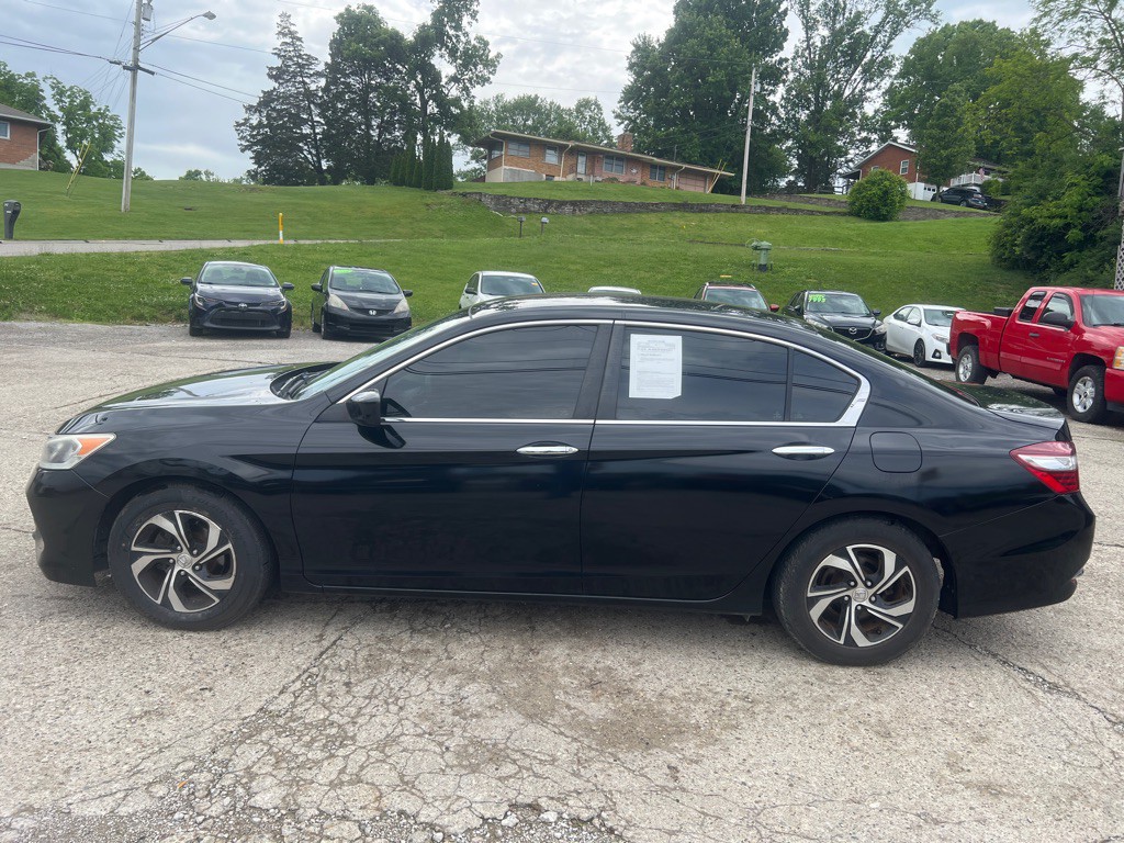 2017 Honda Accord Image 8