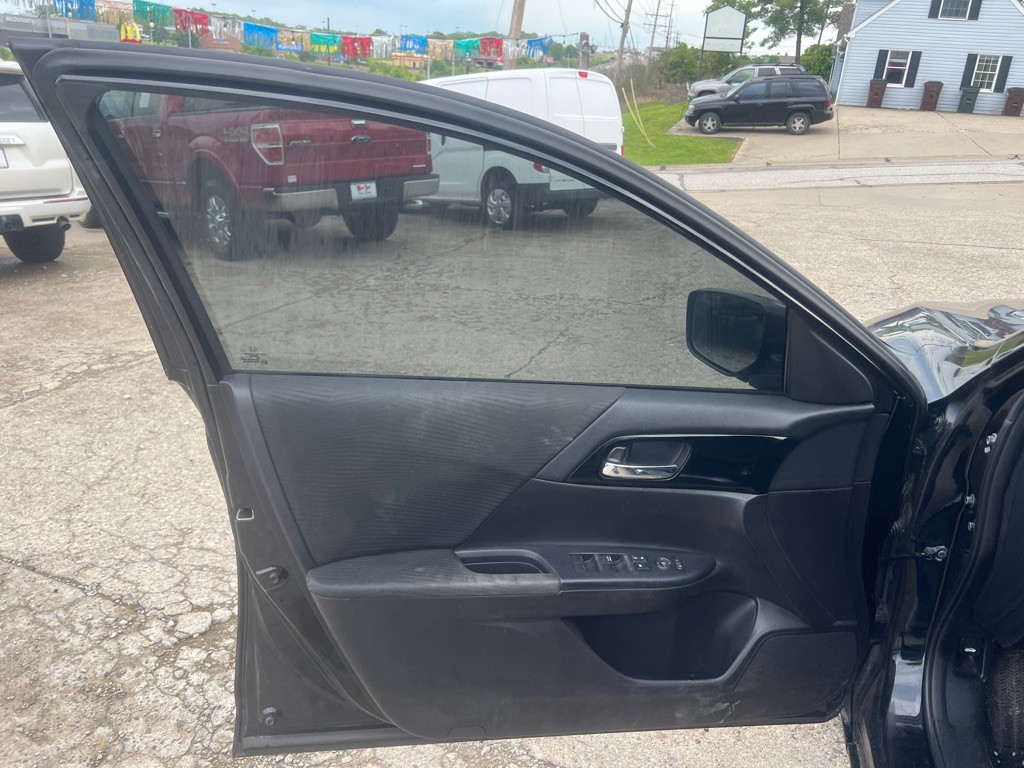 2017 Honda Accord Image 9