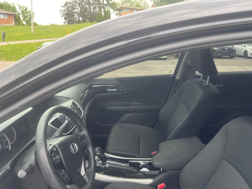 2017 Honda Accord Image 10
