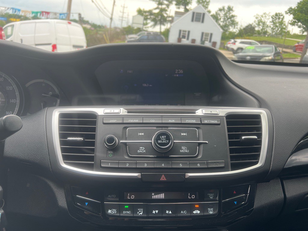 2017 Honda Accord Image 14