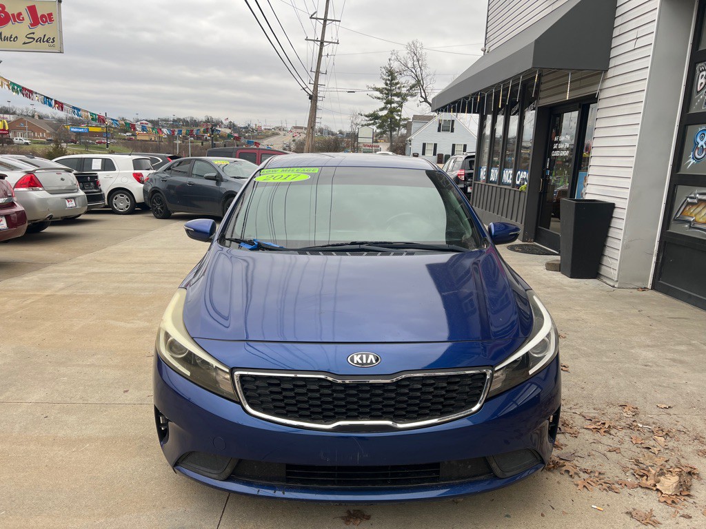 2017 Kia Forte Image 2