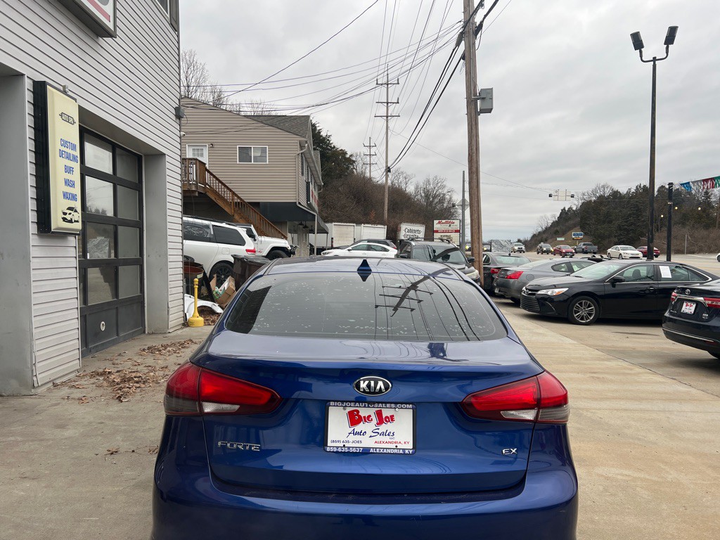 2017 Kia Forte Image 6