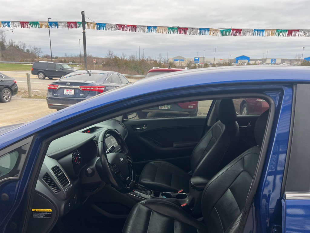 2017 Kia Forte Image 9