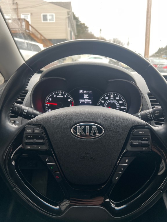 2017 Kia Forte Image 11