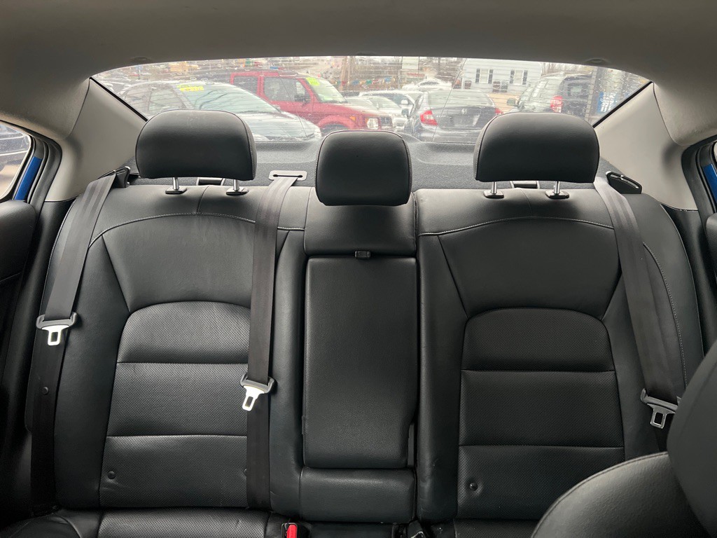 2017 Kia Forte Image 16