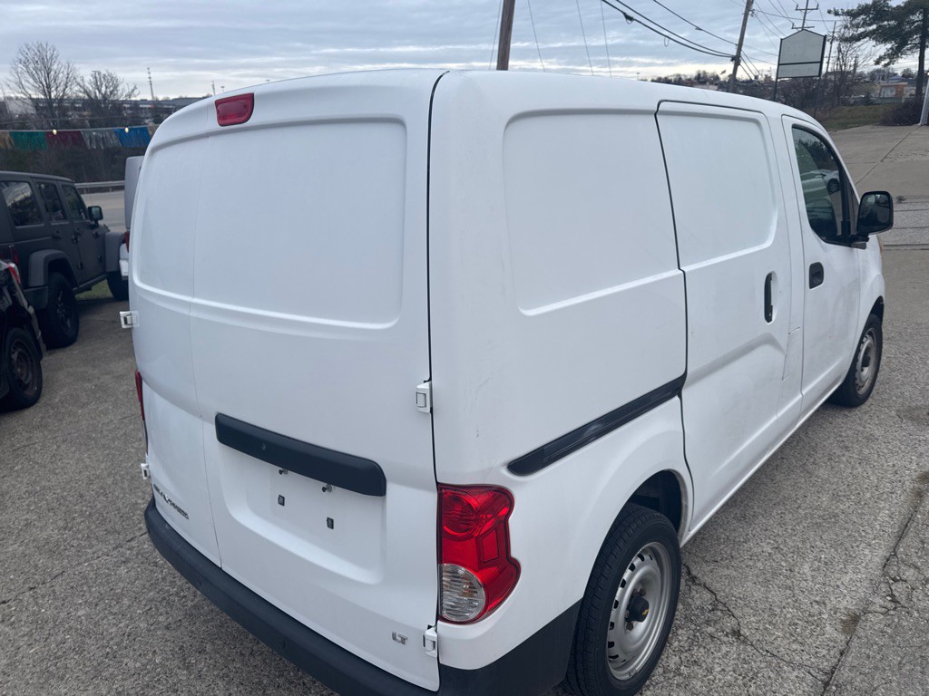 2017 Chevrolet Express Image 4