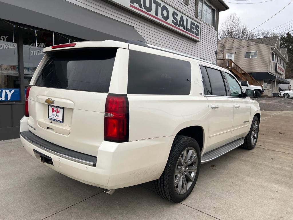 2015 Chevrolet Suburban Image 5
