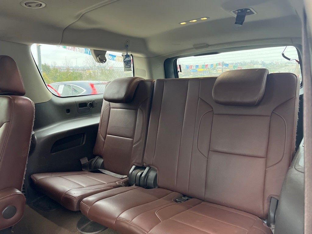 2015 Chevrolet Suburban Image 11